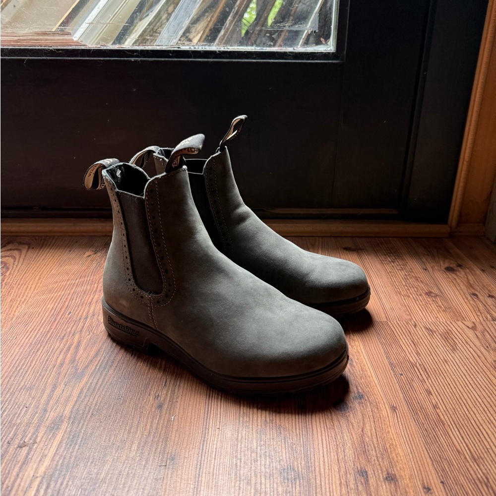 Blundstone Olive Green Chelsea Ankle Boots